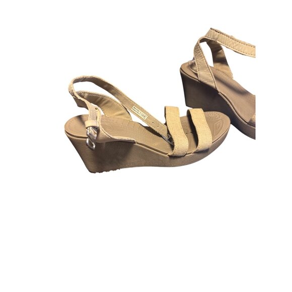 Crocs Leigh Beige Wedge Sandals Sz 9 Dual Strap Adjustable Ankle Buckle Closure - Picture 3 of 10